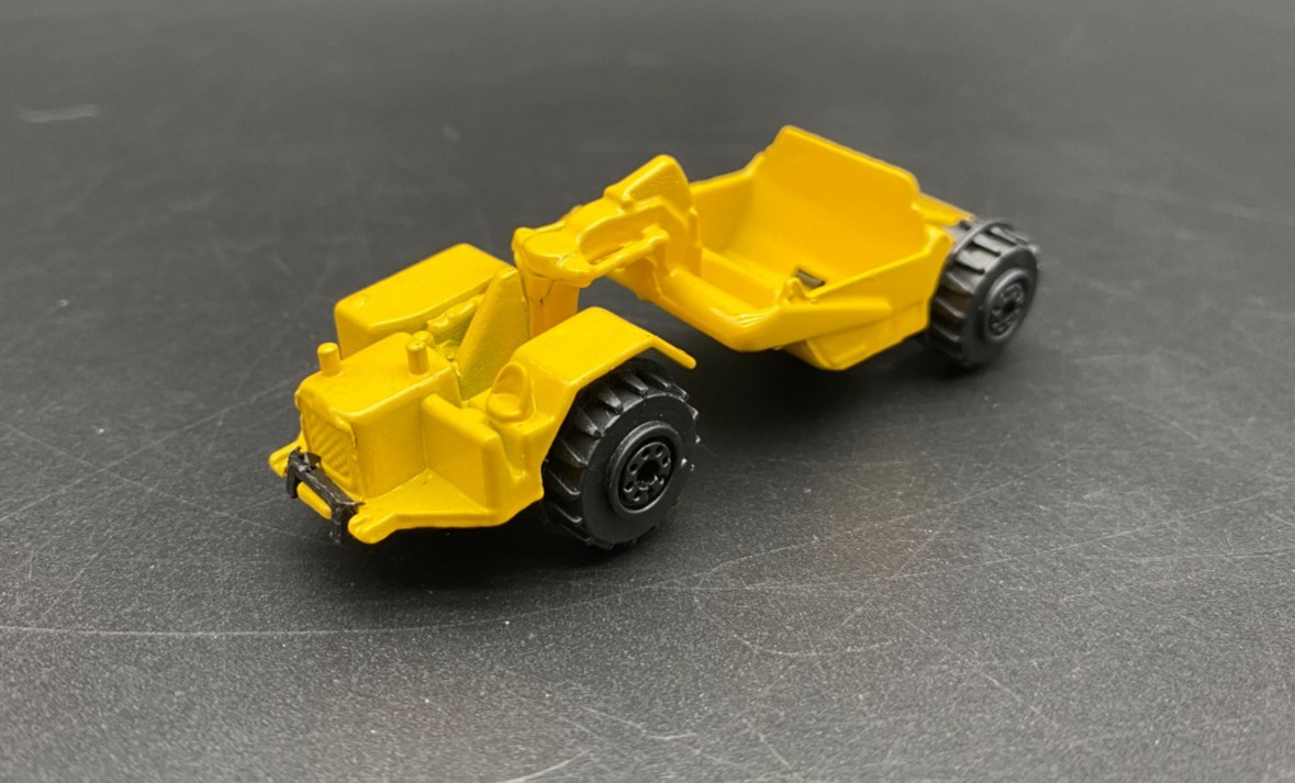 Zee Toys P377 Scraper Truck 1:64 Scale Diecast Construction Vehicle