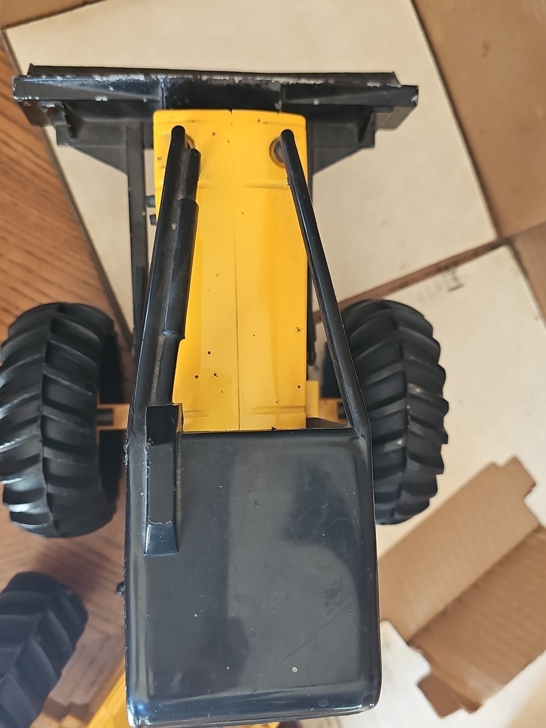 Ertl John Deere No. 590 Log Skidder 1/16 with Original Box