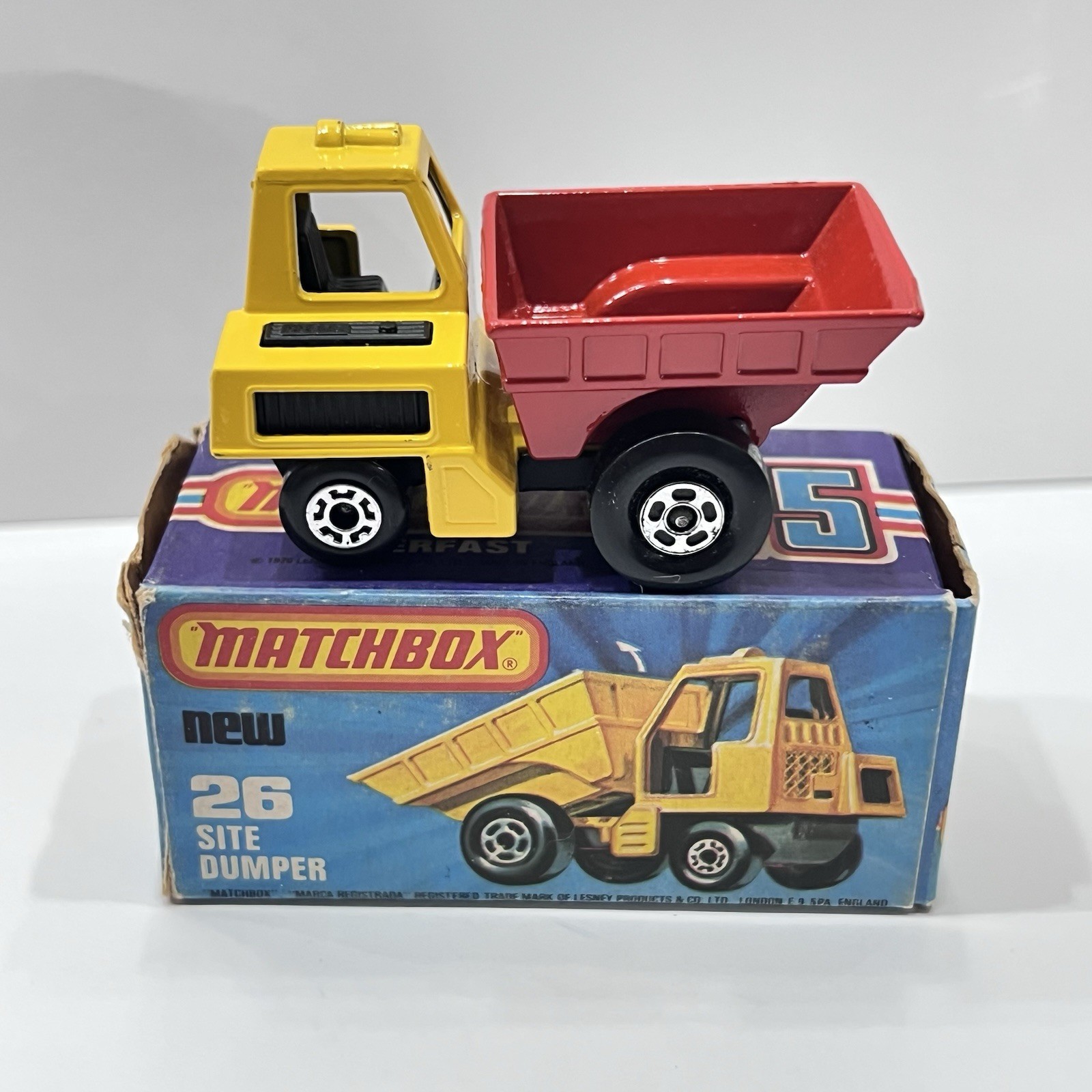 MATCHBOX Lesney SUPERFAST #26 SITE DUMPER Yellow Red Original Box
