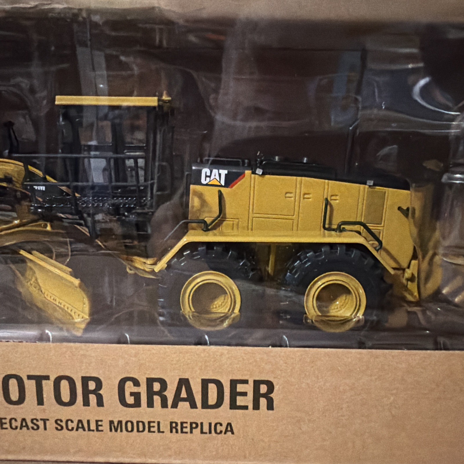 NEW Cat 24M Motor Grader 1:50 Scale Diecast Masters Core Classics 85264c