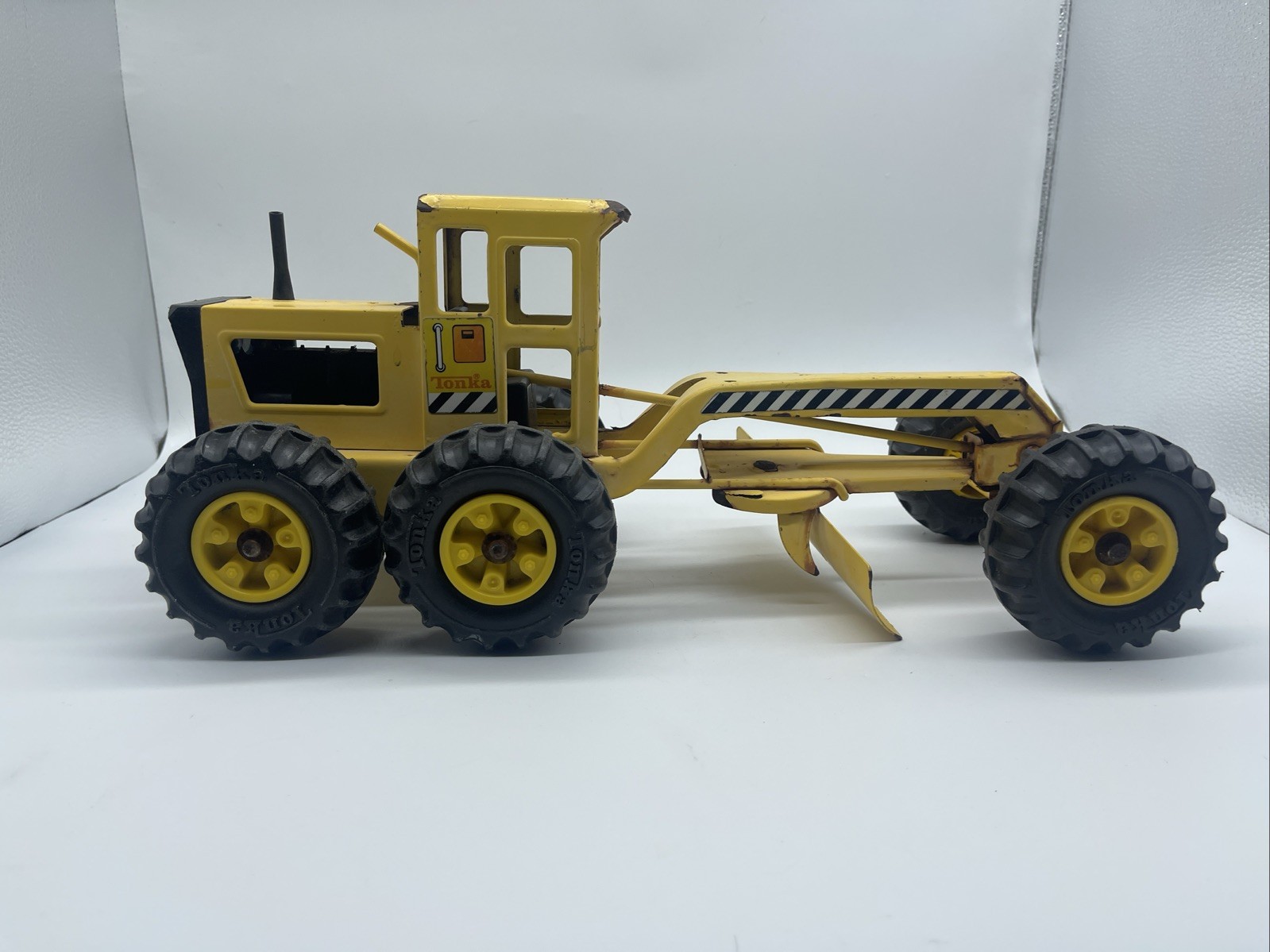 Vintage TONKA Road Grader Pressed Steel Yellow Construction Toy Truck 60’s-70’s