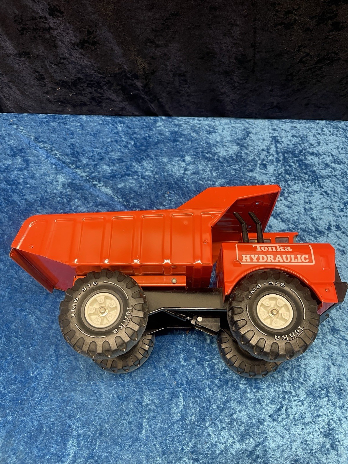 Tonka Hydraulic Dump Truck w/ Hydraulic Dump Bed Construction Toy rare orange 🍊