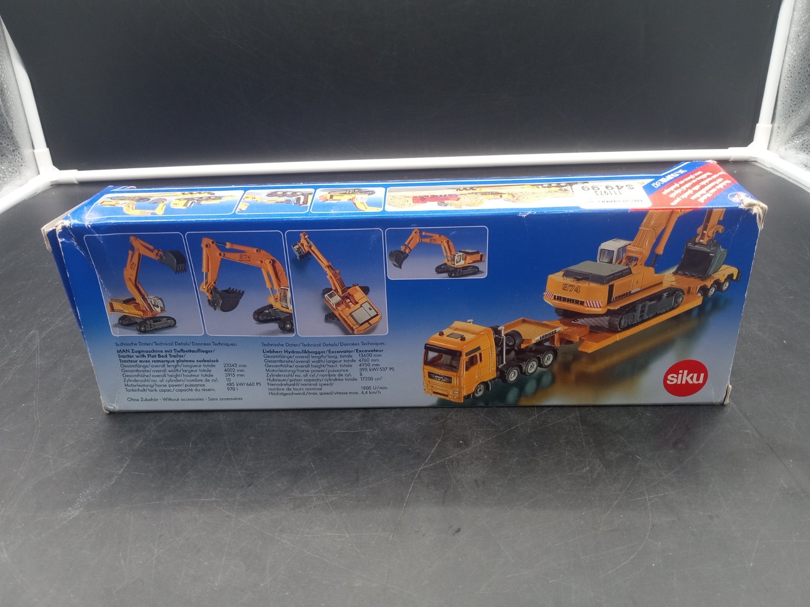 Siku #1847 1:87 Scale Heavy Haul Transporter, Flat Bed & Excavator