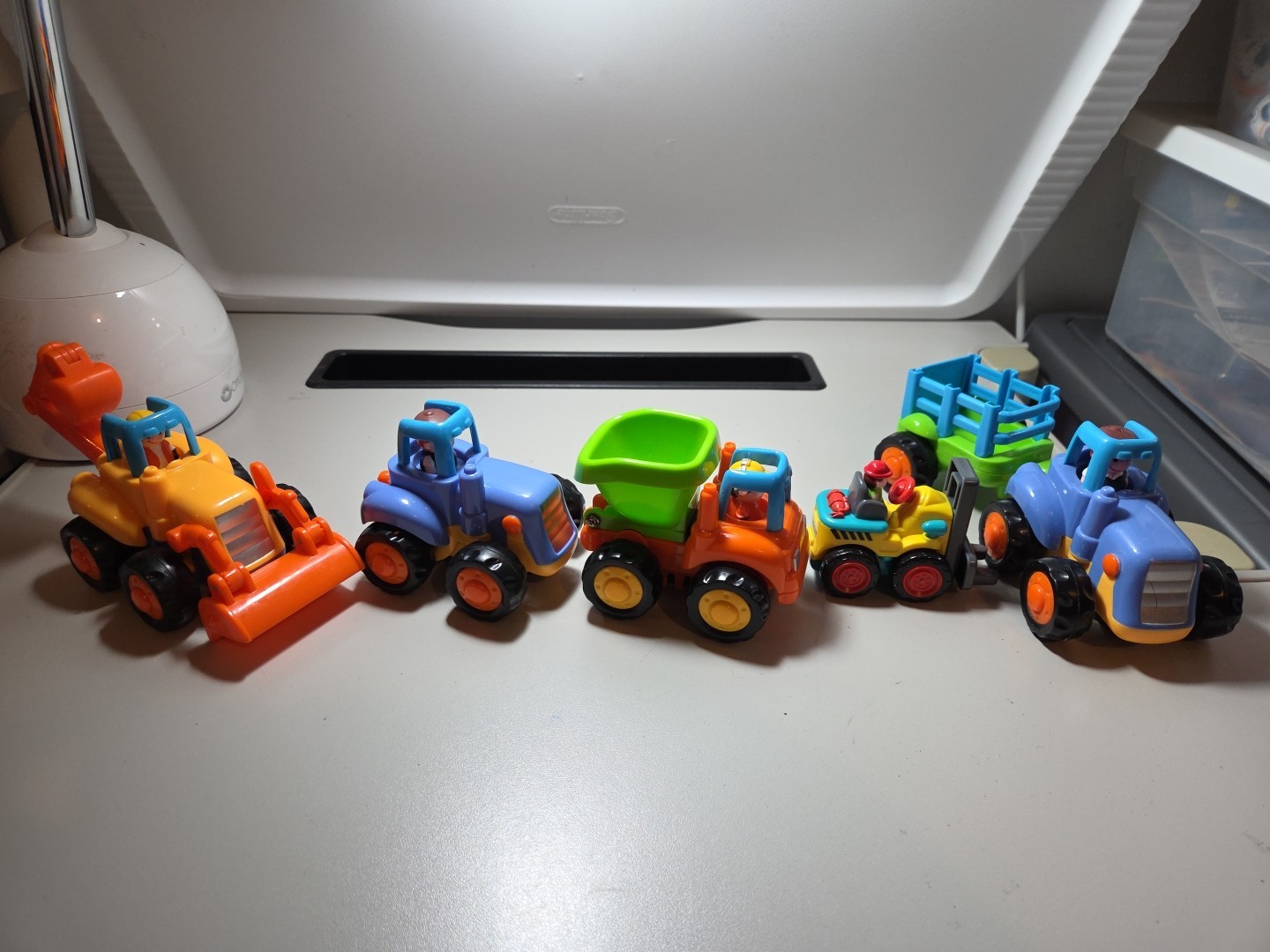 5 Huile Toy Vehicles Push & Go Friction Lot Tractor Forklift Dumptruck & Backhoe