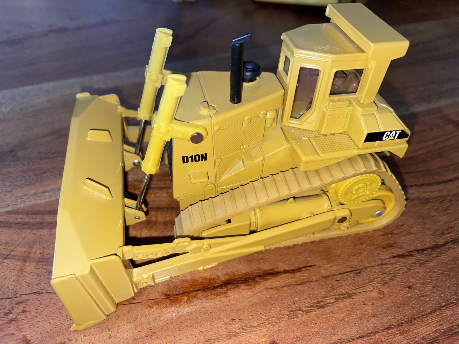 Norscot Caterpillar D10N Track-Type Tractor -Mustard Yellow-1:50 Diecast 55701