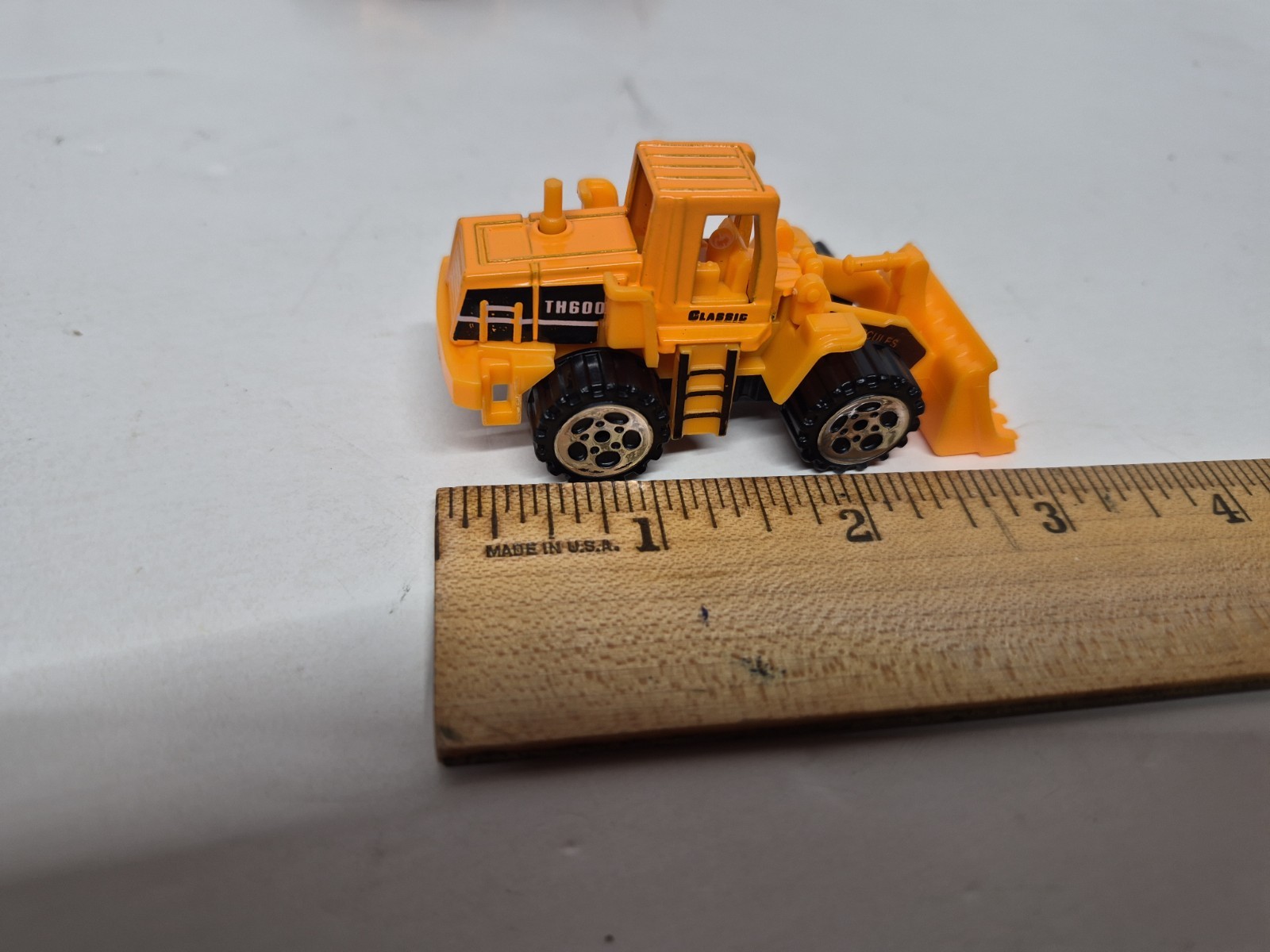 Miscellaneous Toys One Truck And 4 Pcs Construction Equipment