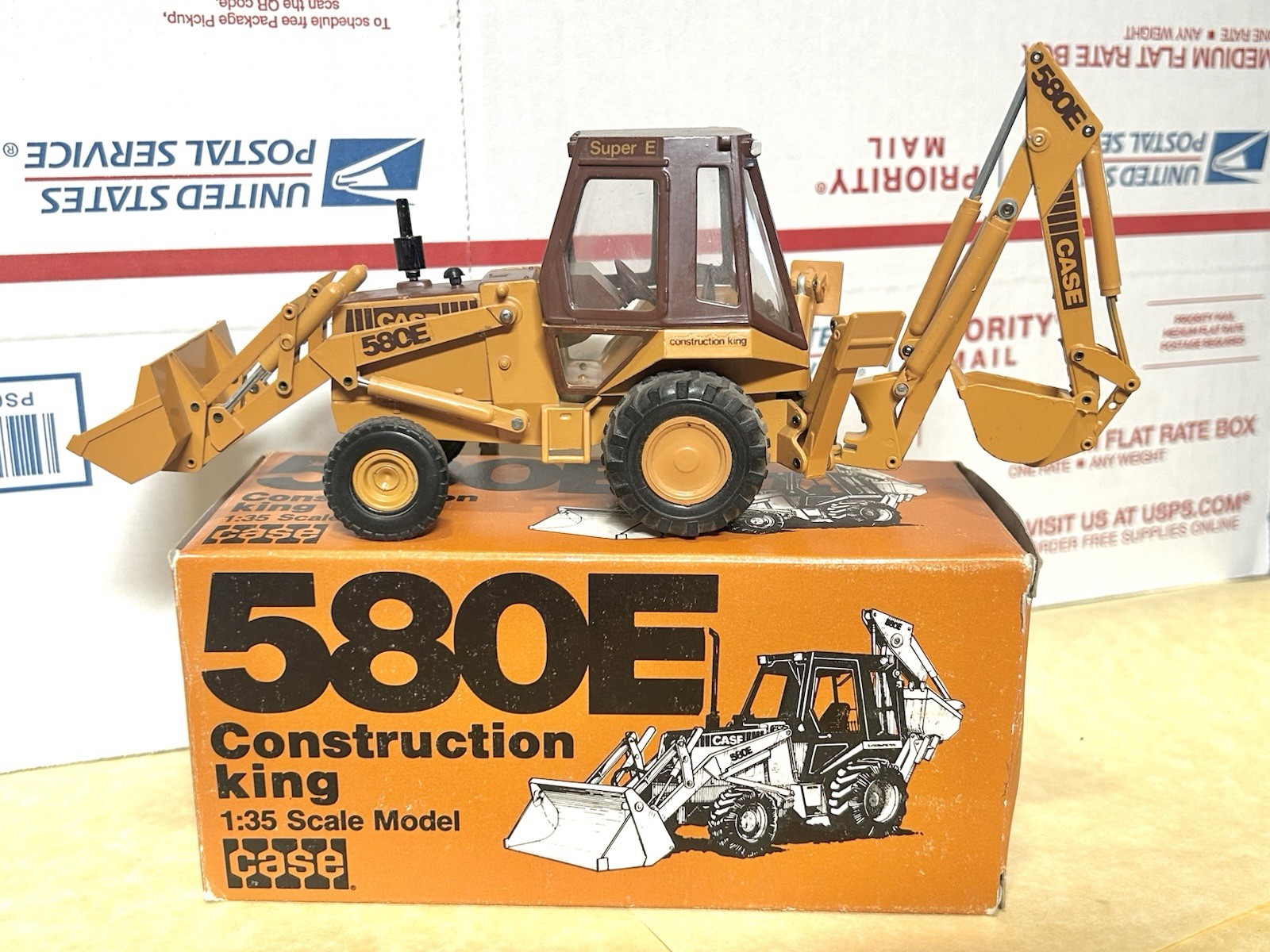 Conrad 1:35 Scale Case 580E (Super E) Constuction King Loader/Backhoe (Boxed!)