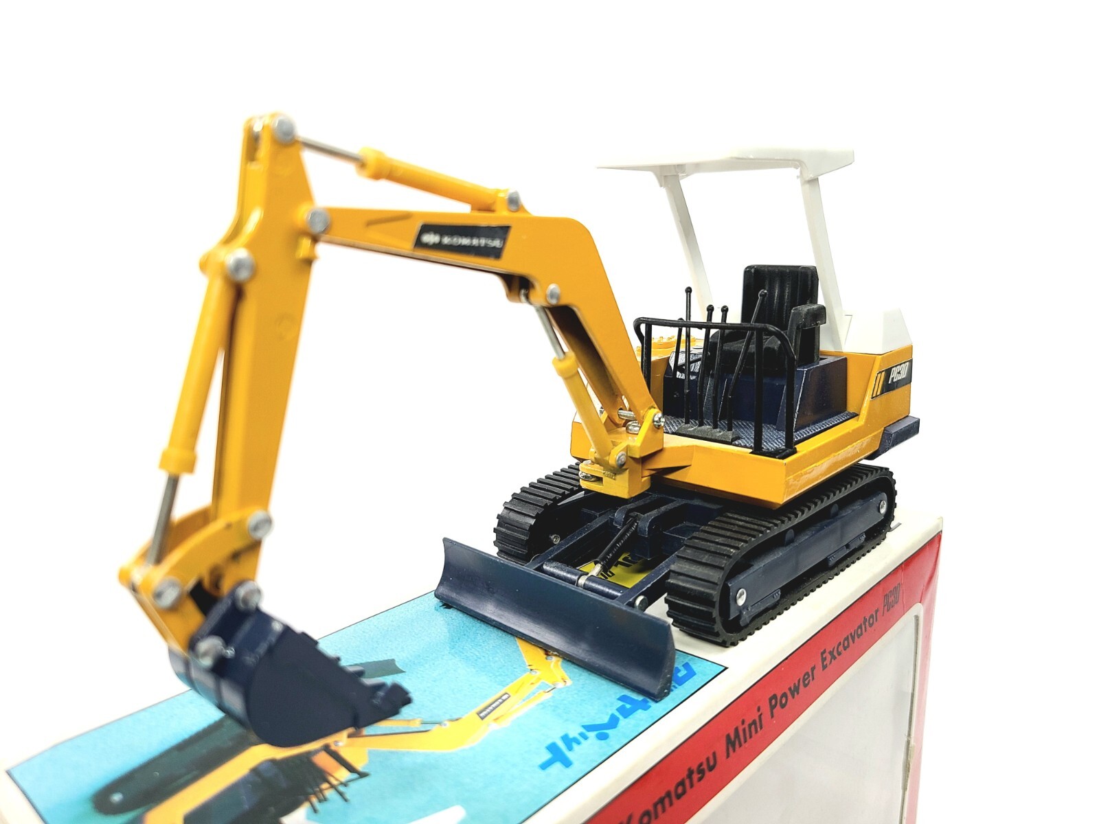 Komatsu PC30 Compact Excavator – Diapet 1:25 Scale Diecast Model #K-59 New