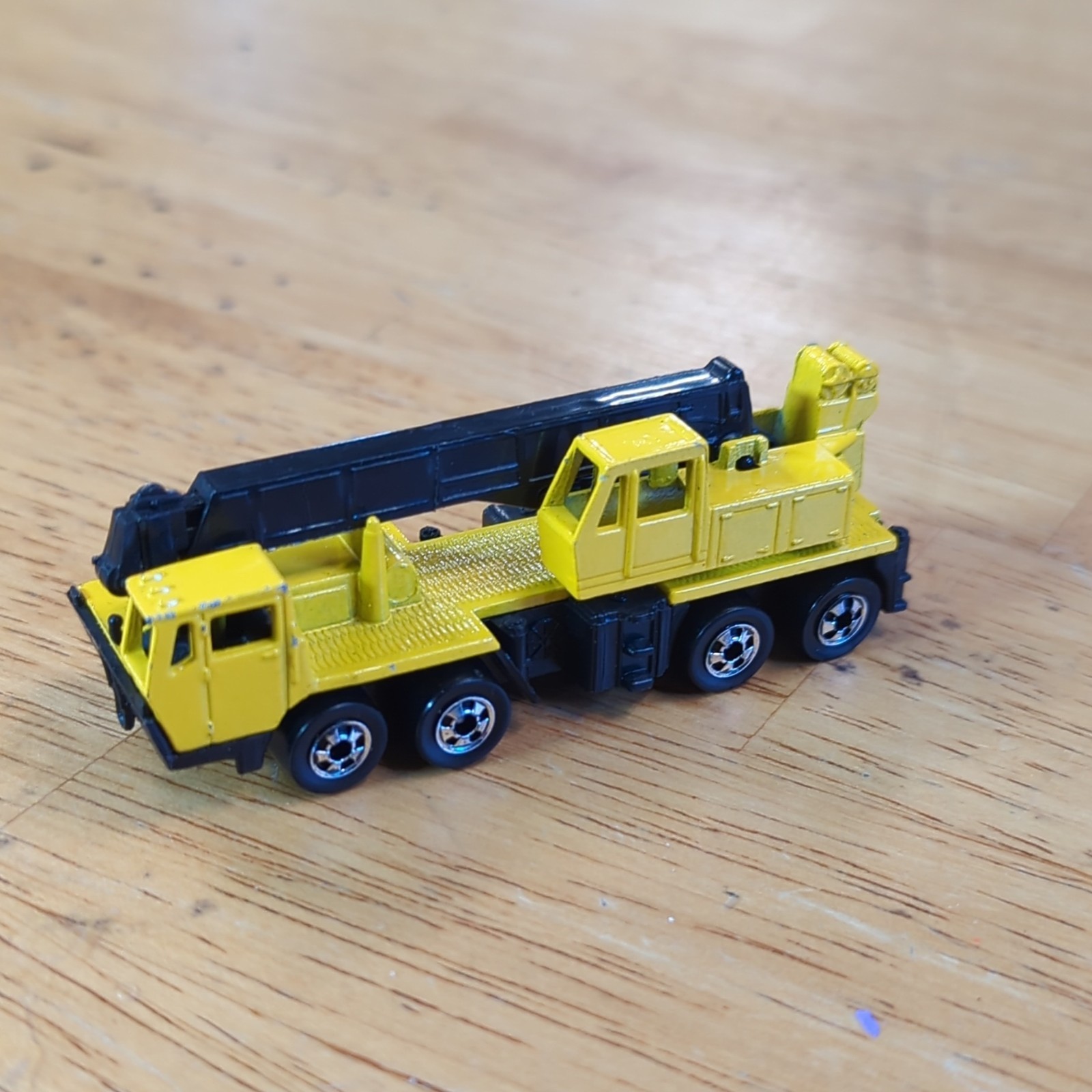 Matchbox Sambron Jacklift 1977 Lesnet, & Hot Wheels Workhorse Const Crane 1981