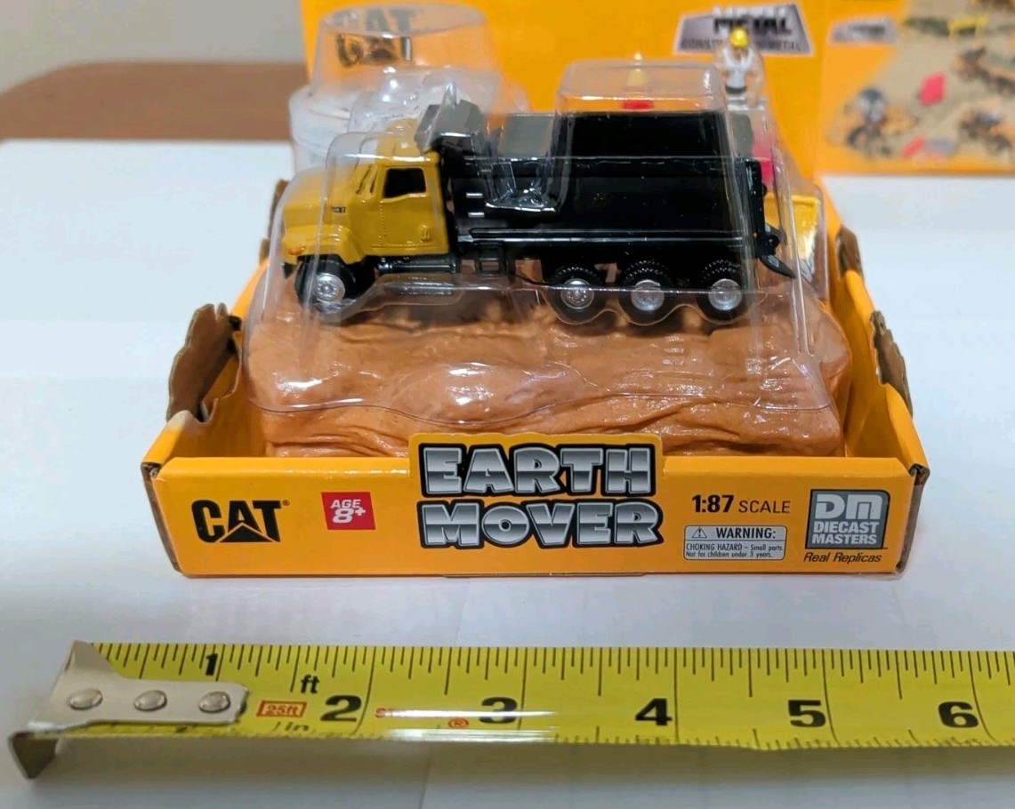 Diecast Masters 1:87 (HO) CAT Dump Truck