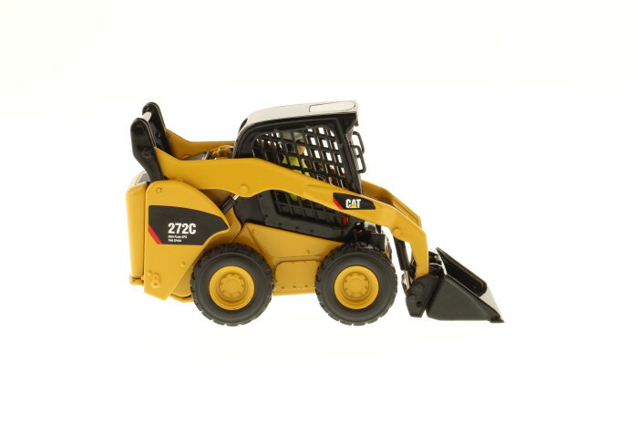 1:32 DIECAST MASTERS *CATERPILLAR* CAT 272C Skidsteer Loader *85167* NIB
