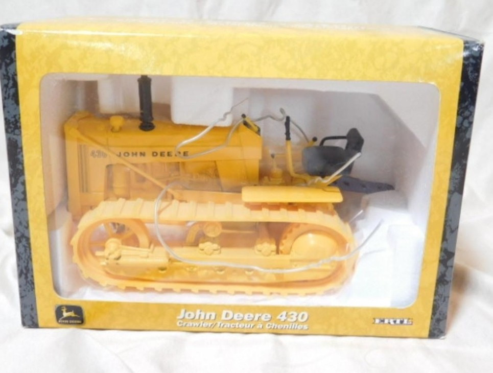 ERTL 1/16 SCALE DIE CAST JOHN DEERE 430 CRAWLER Collectible Toy NIB