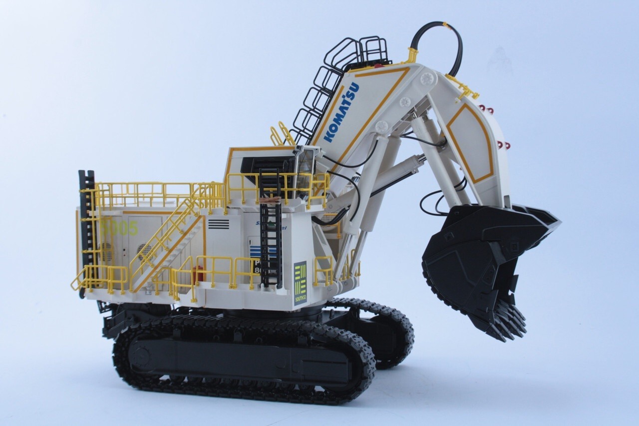 Komatsu PC8000-6 Mining Shovel – South 32 – Bymo 1:50 Scale Model #25026/7 New