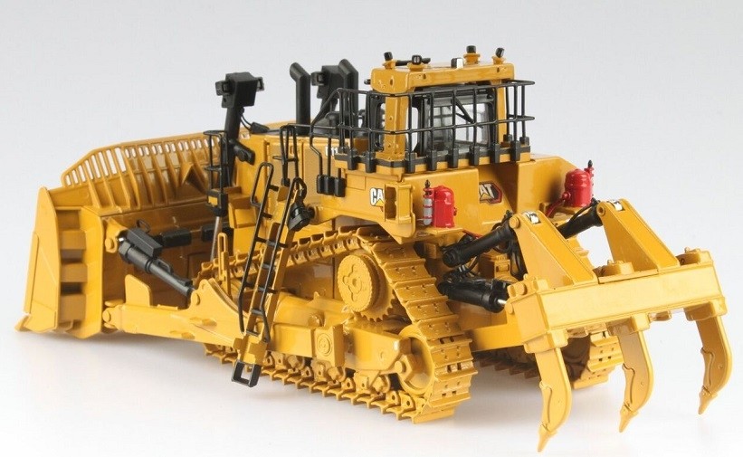 DIECAST MASTERS – Toro CATERPILLAR D11T with Driver – 1/50 – DCM85604