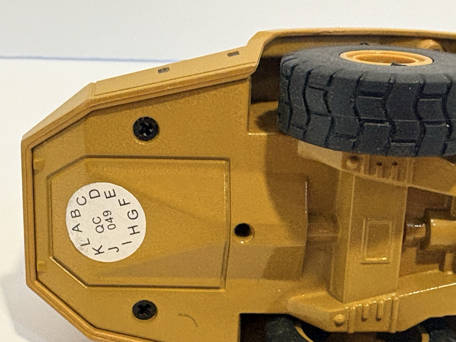 Huina Dump Truck Articulated Hauler 8″ Die Cast Metal