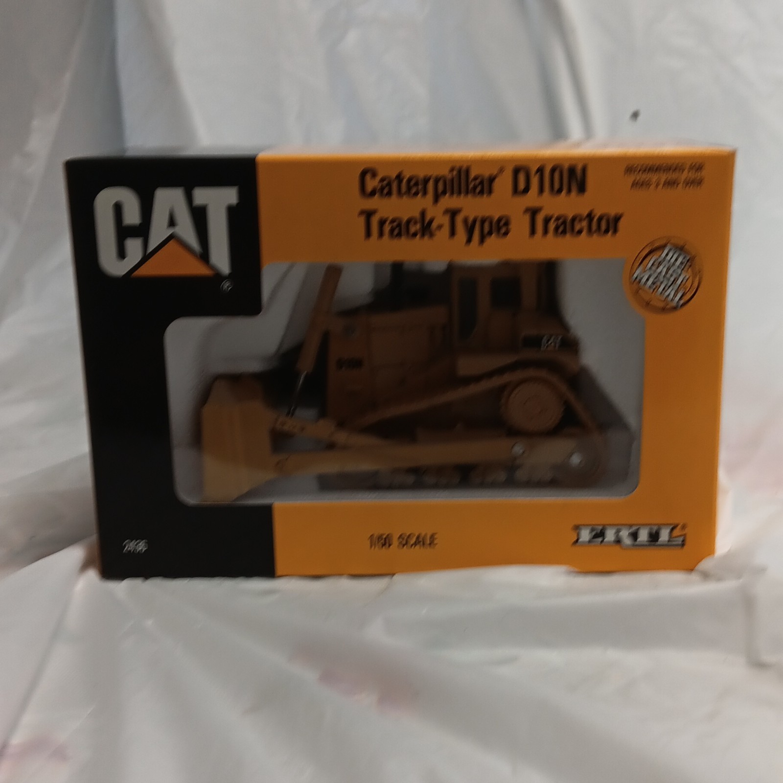 Ertl CAT D10N Track-Type Tractor 1:50 Yellow/Black Diecast Metal 2436