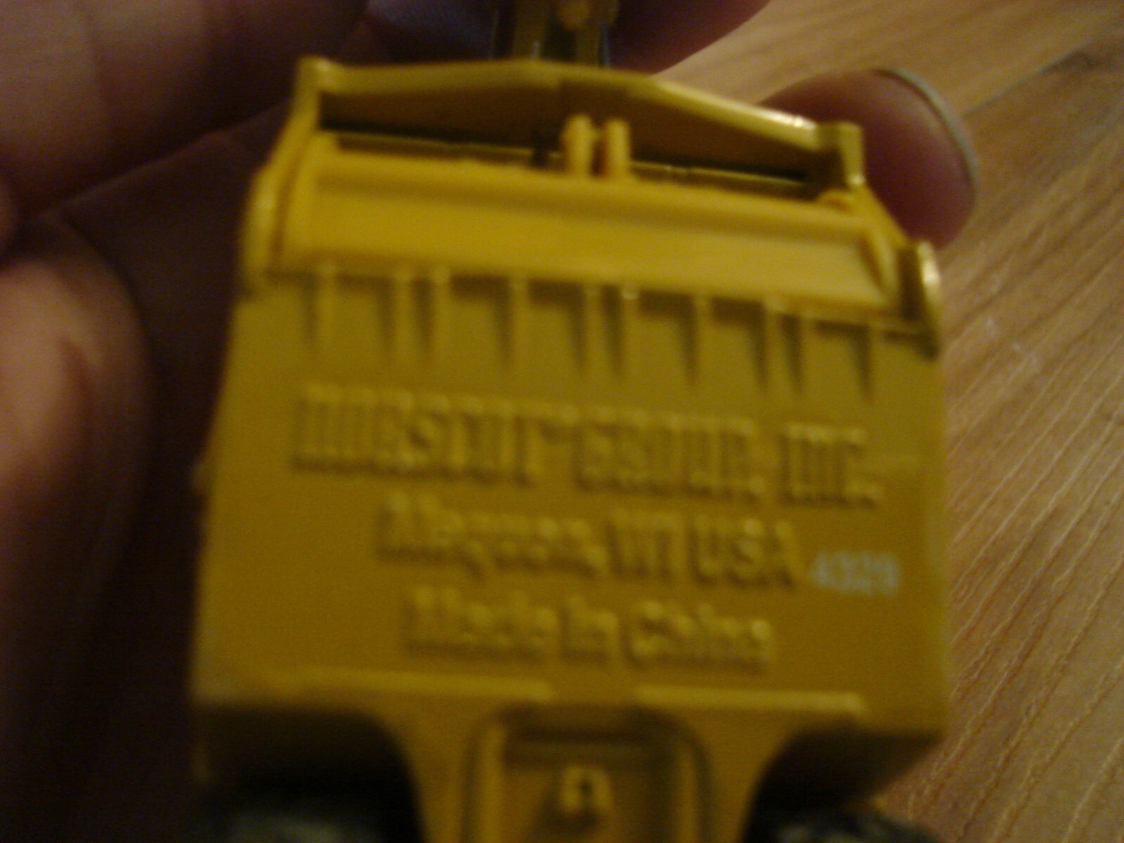 Norscot HO Scale Cat 627G Auger Scraper With Auger/ Cat D5M LGP Track