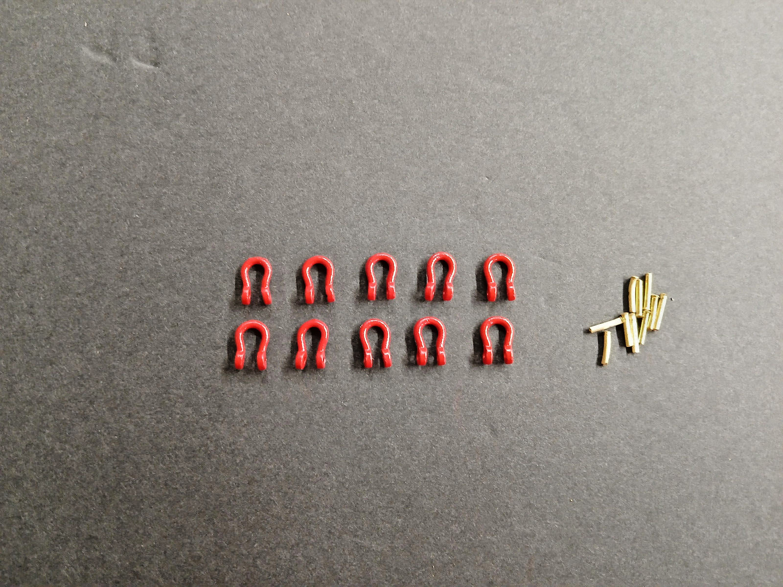 Crane & Truck Metal Shackles In Manitowoc Red w/Brass Pin (Set Of 10) 80T 1/50th