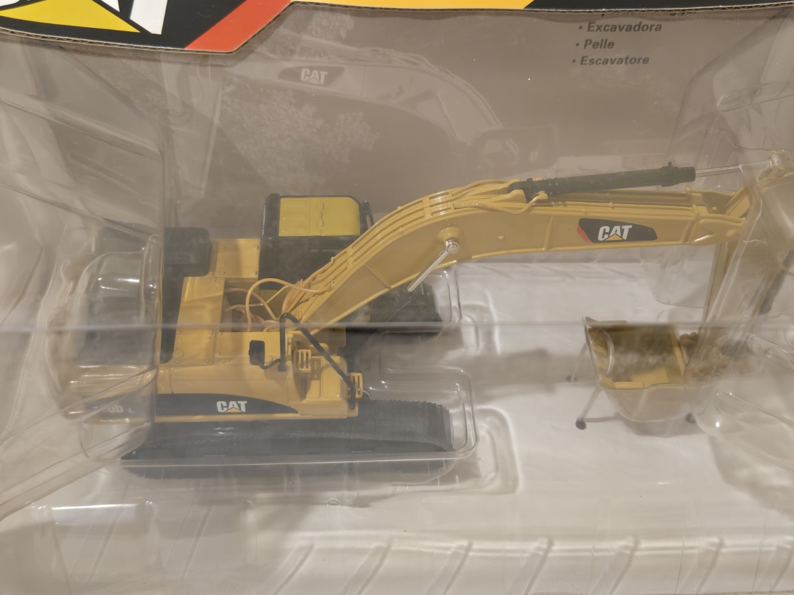 Norscot 55199 Cat 330D L Hydraulic Excavator Collectible Die Cast 1:50