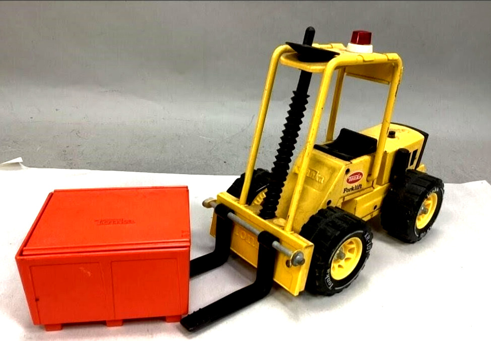 VINTAGE TONKA YELLOW FORKLIFT WITH CRATE PRESSED STEEL GREAT CONDITION!