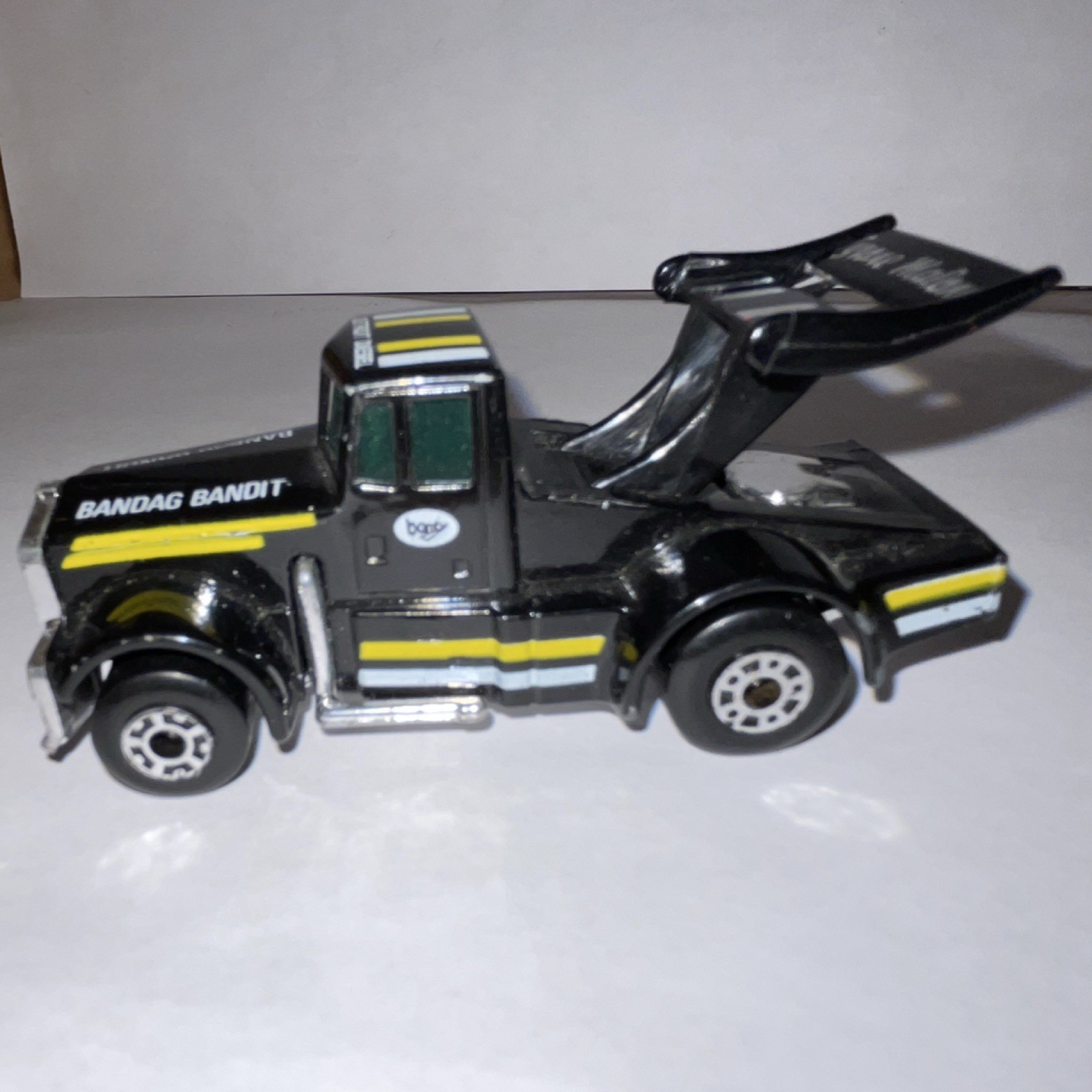 1982 Matchbox Kenworth Bandag Bandit Superfast Truck 1:64 Black Yellow Loose NM