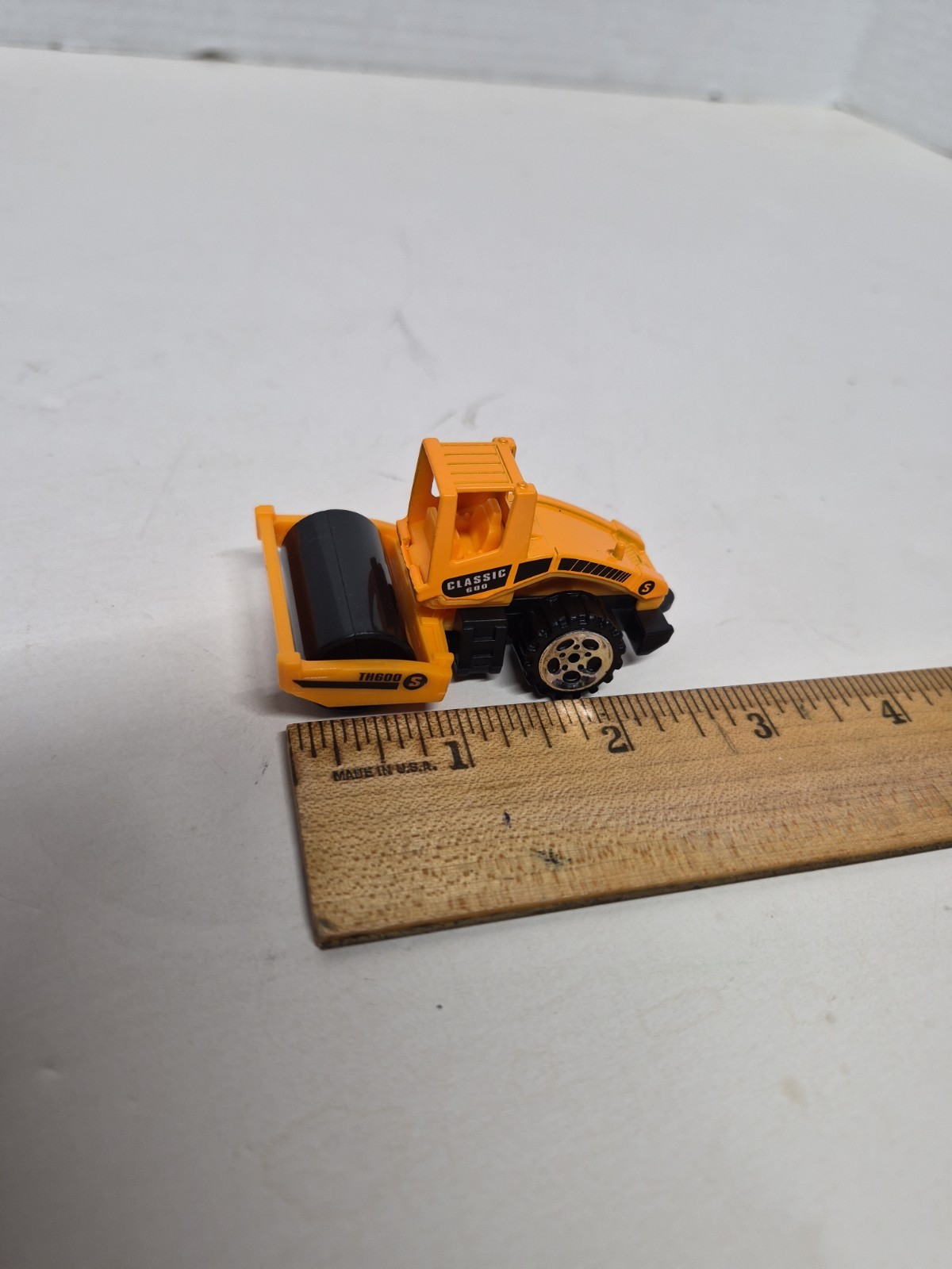 Miscellaneous Toys One Truck And 4 Pcs Construction Equipment