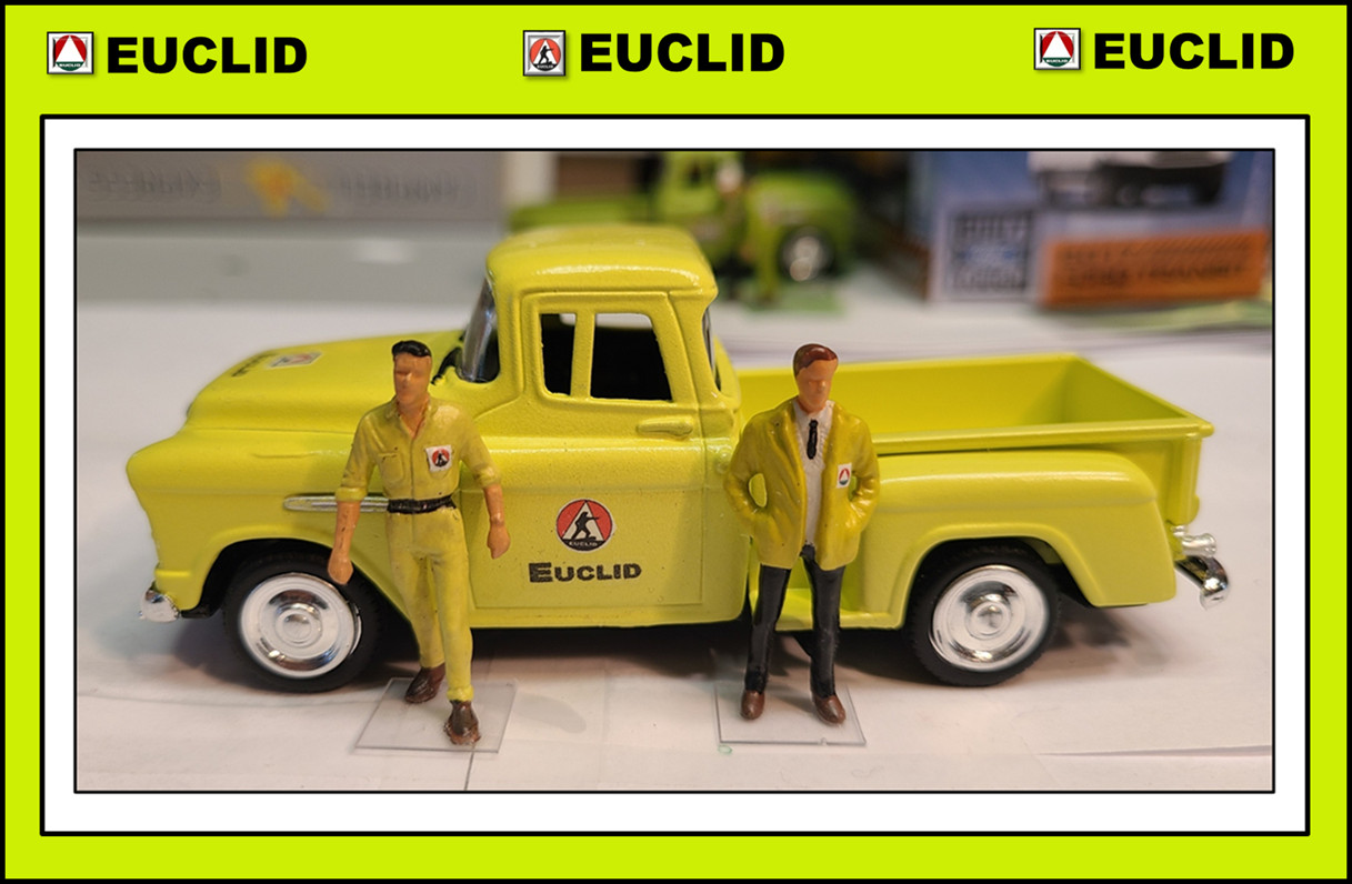 1/50 1955 Chevrolet Stepside Pick Up + 2 Figs – in EUCLID “High-Lite” Green !!