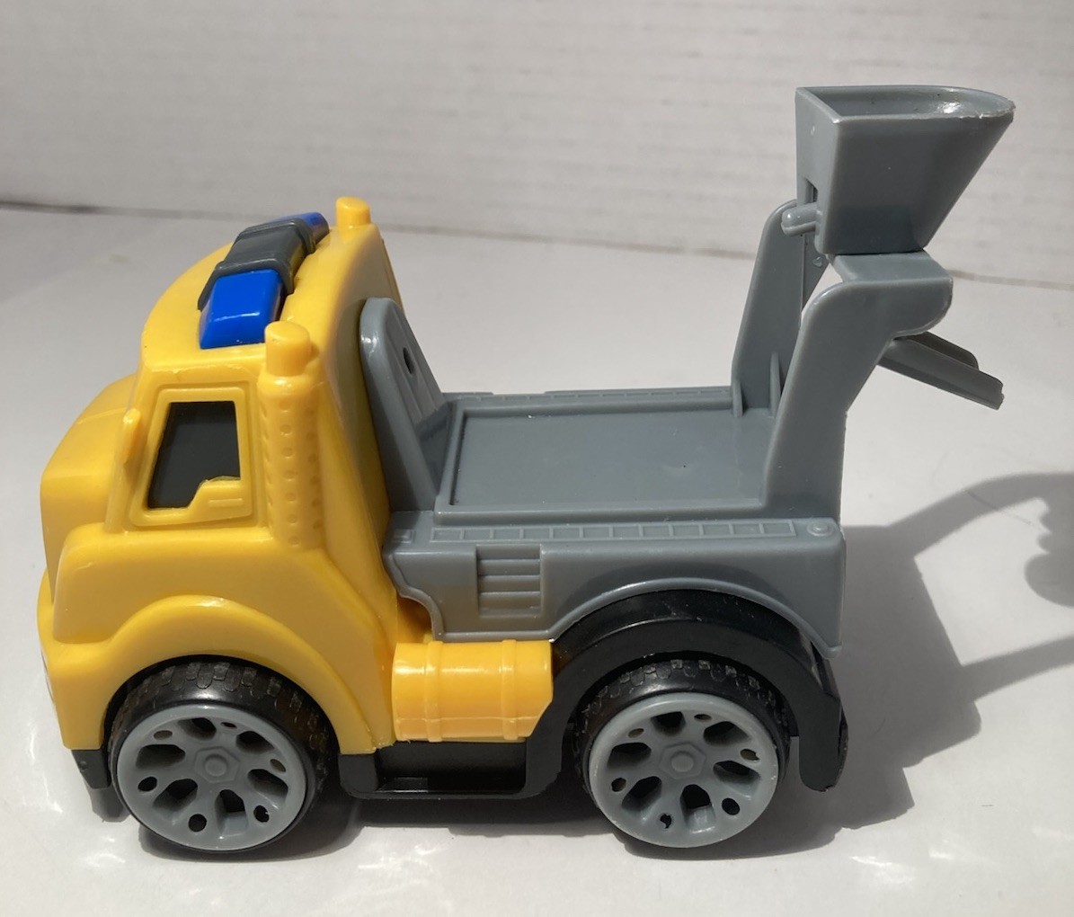 5″ hard Plastic toy cement work truck No Mixer Part . Yellow