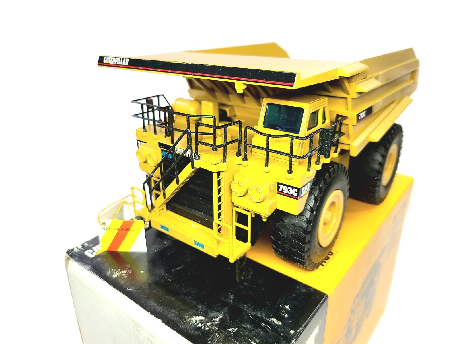 Caterpillar Cat 793C Off-Highway Mining Dump Truck NZG 1:50 Scale Model #403 New