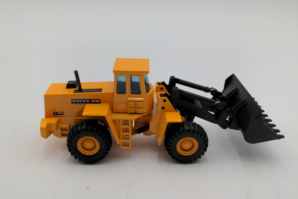 Joal 227 Volvo BM L 160 1:50 Scale Loader Diecast Metal EX/Box