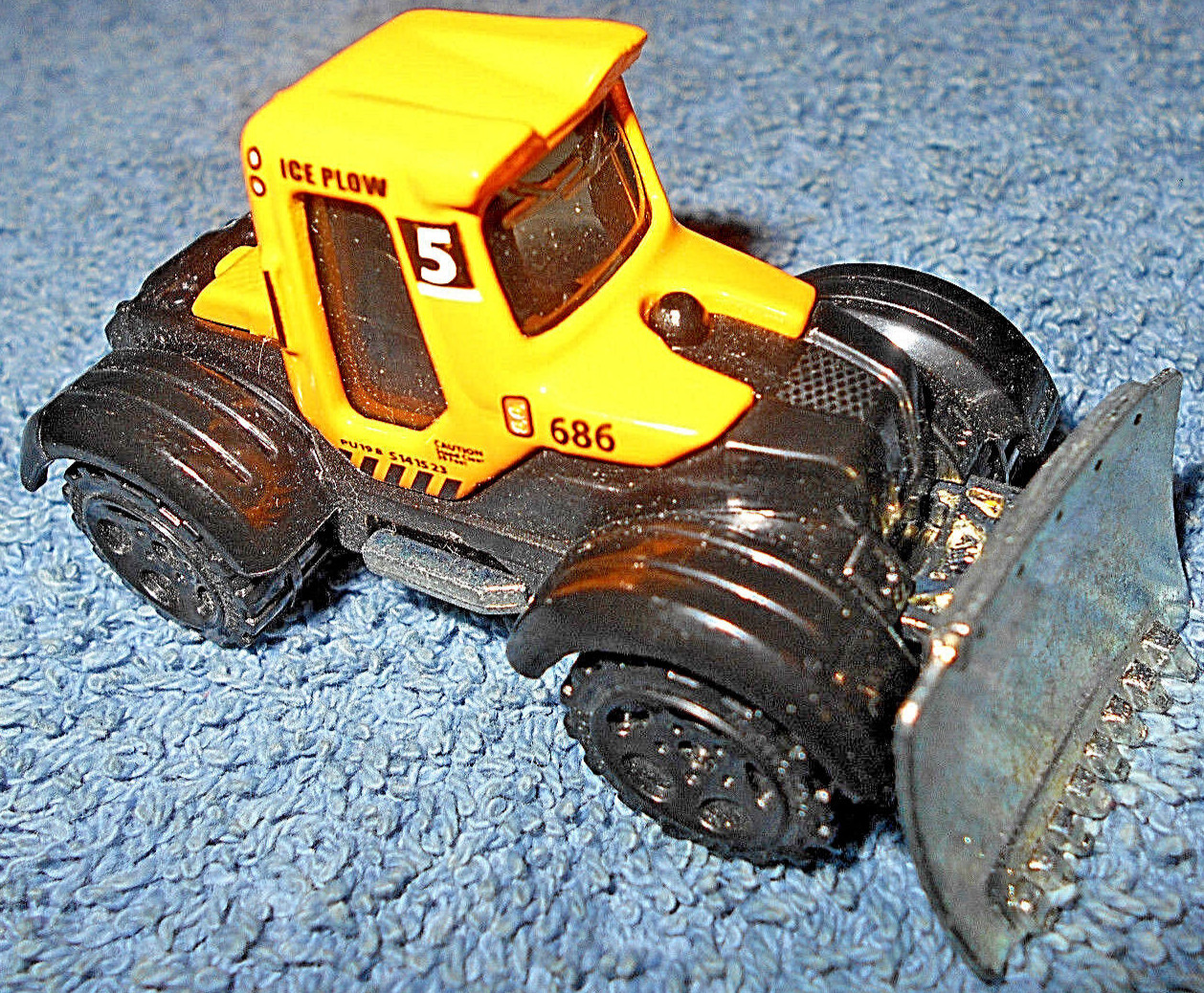 2005 MATCHBOX YELLOW TRACTOR ICE / SNOW PLOW 2 3/4″ DIECAST VEHICLE – EXCELLENT