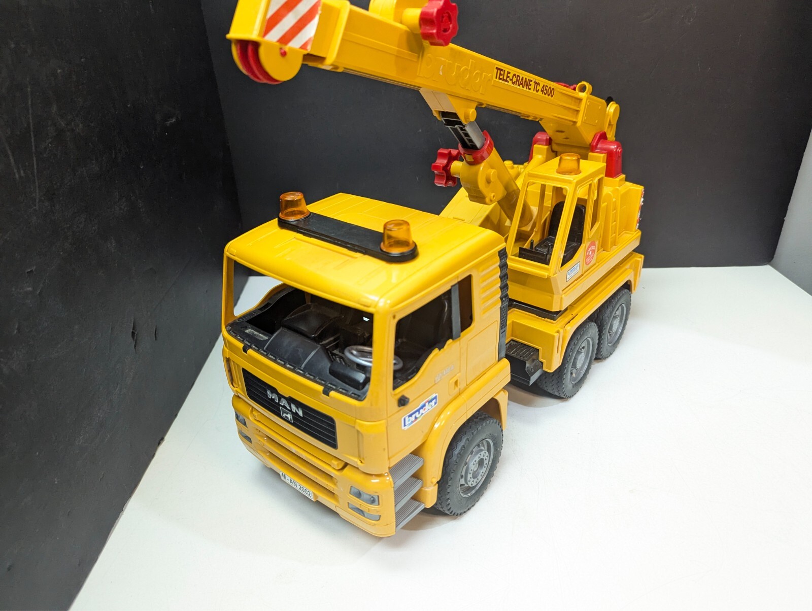 1/16 Scale Plastic BRUDER MAN YELLOW TELE-CRANE TC 4500 TGA-41.440n READ