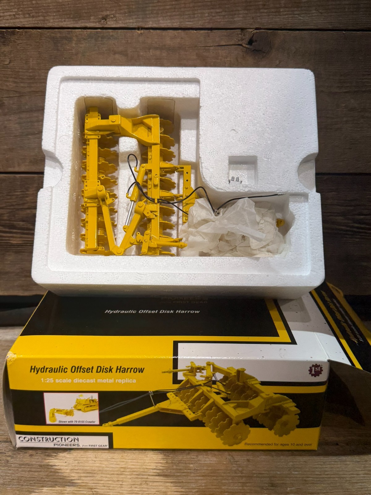 First Gear, Construction Pioneers, Hydraulic Offset Disk Harrow, 1:25 Diecast, N