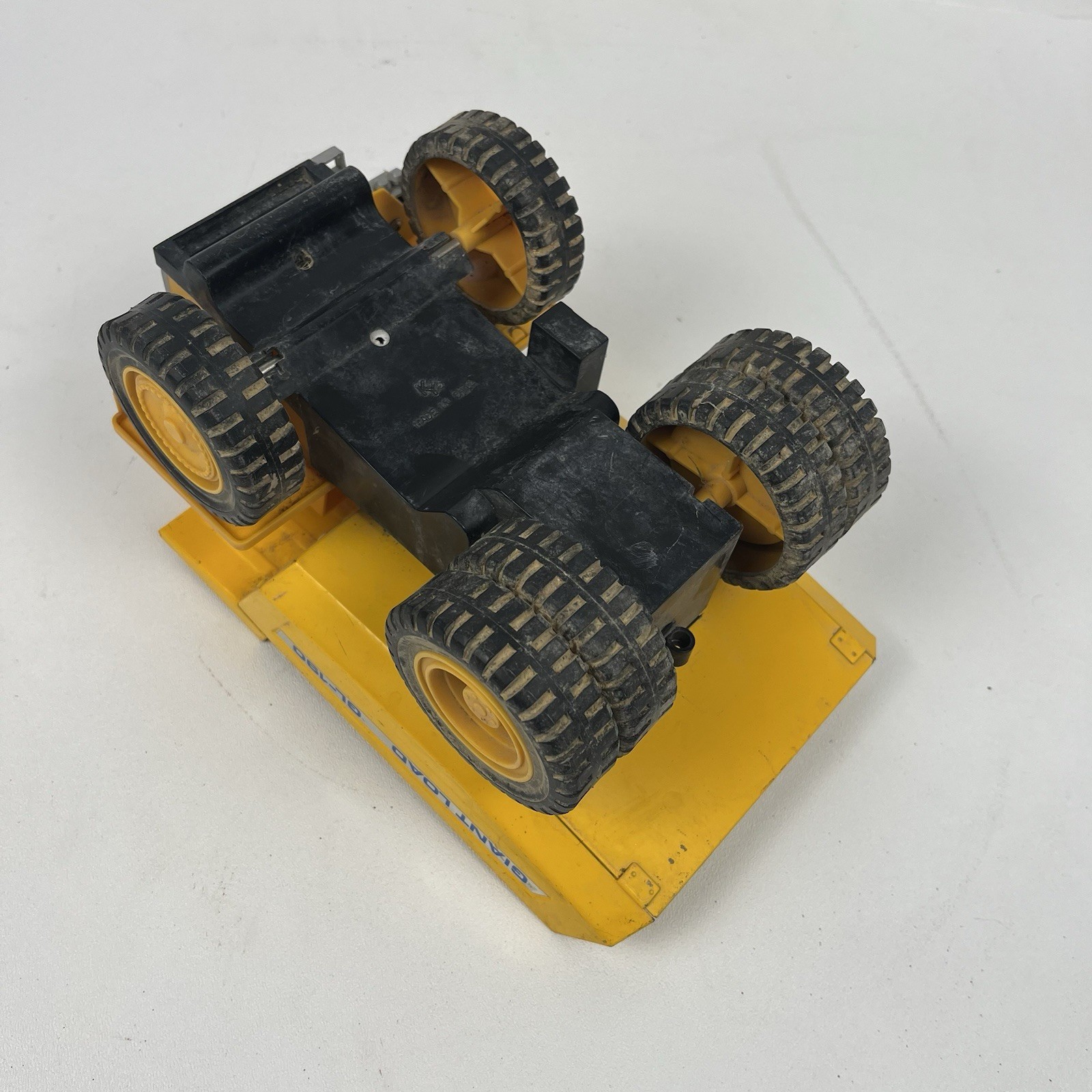 Vintage Kai Yip pressed steel KY Giant Load GL-190 mining dump truck.