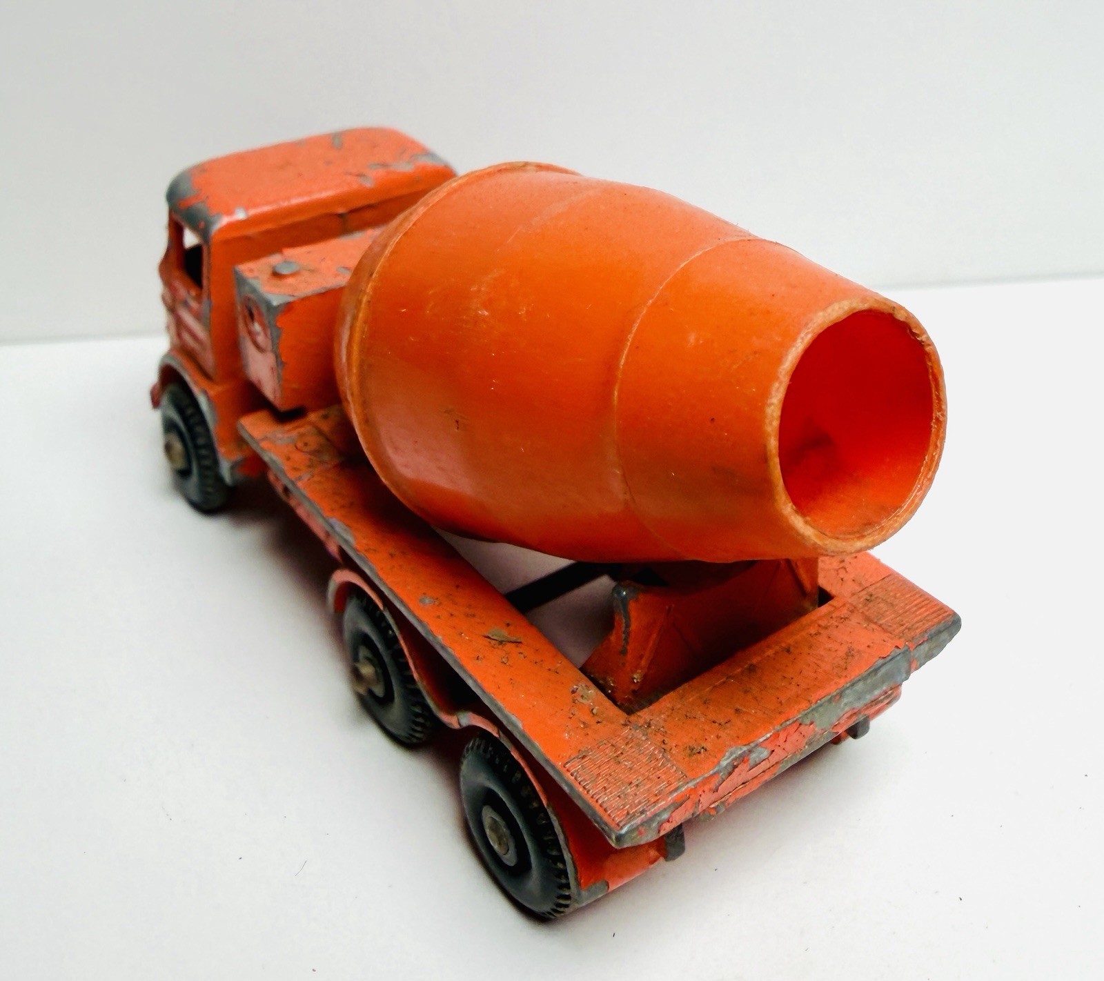 Vintage 1960s Lesney Matchbox No.26 Foden Cement Mixer Black Wheels Concrete Toy