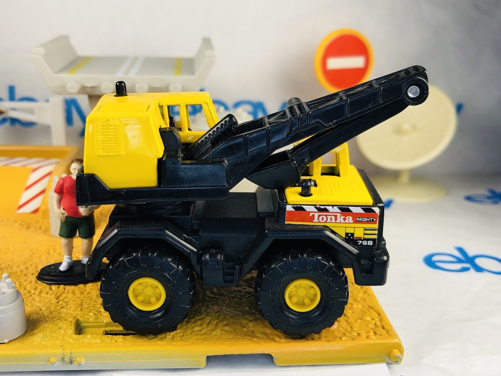 TONKA #768 RARE BACKHOE CONSTRUCTION TRUCK TOY 1999 VEHICLE 3″