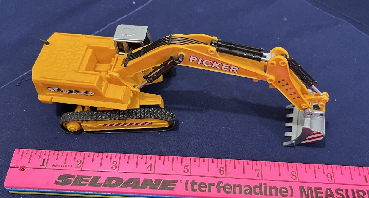 Collectible Rollsman Picker Excavator Digger scale 1:60 Vintage Construction Toy