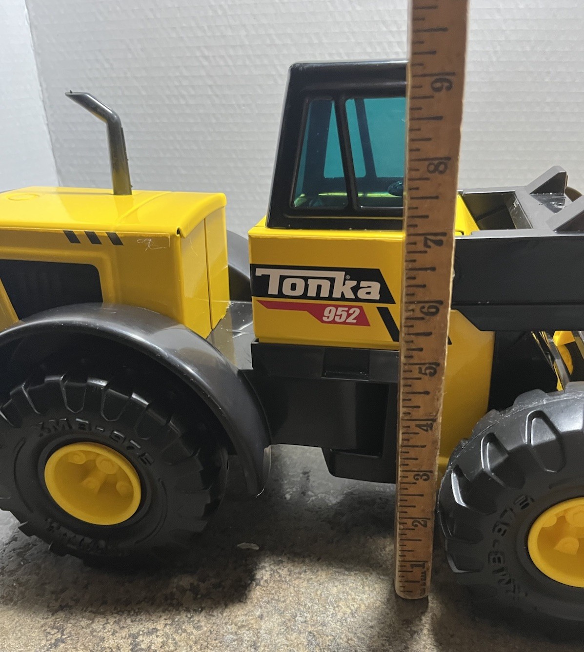 Hasbro Tonka Classic Front End Loader Steel/Metal & Plastic Truck #952