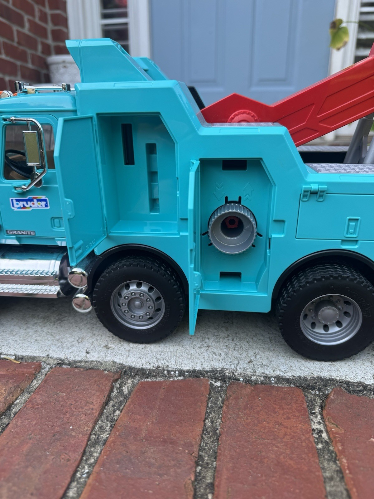 Bruder 1/16 Mack Granite Recovery & Towing Tow Truck