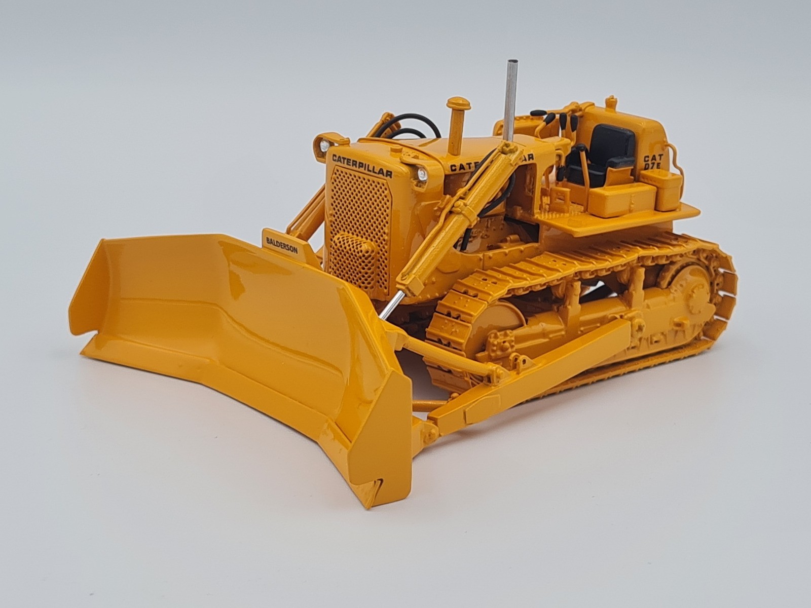 1/50 D7E Dozer – with Balderson “U” Blade and Hook – Ready-Made
