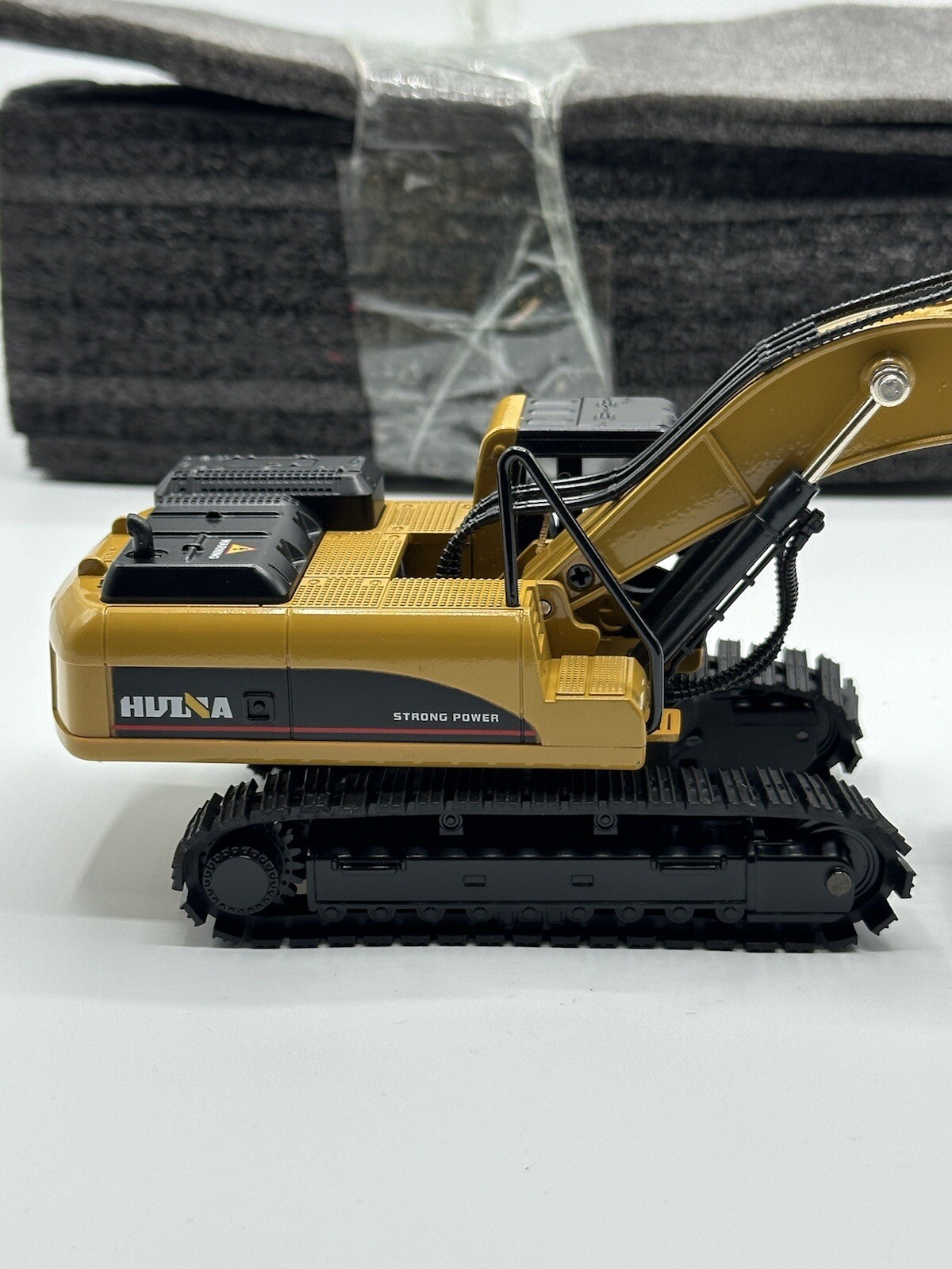 NEW Huina Excavator Construction Top Toy Diecast Metal