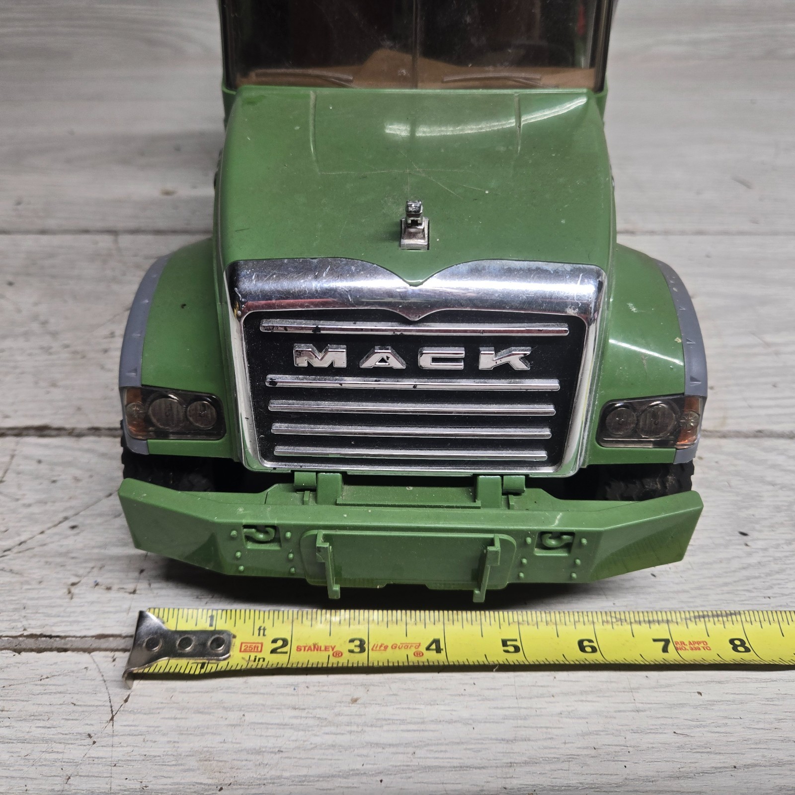 Bruder 1:16 Mack Green Log Truck Flat Bed With Crane