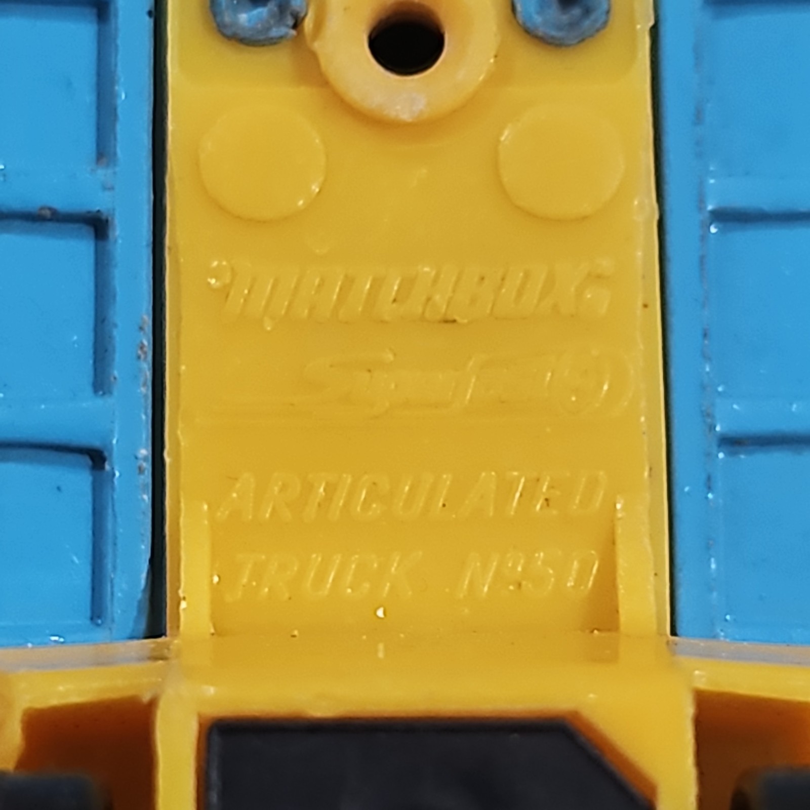 Matchbox Superfast Articulated Dump Truck No.35 1:64 Yellow/Blue/Black 1973