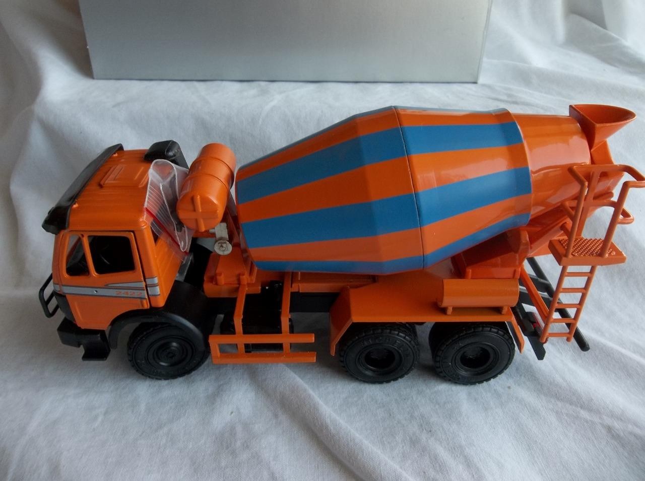 NIB NZG Mercedes Benz 2422B Betonmischer 6×4 Cement Mixer Diecast Orig Box 1:43