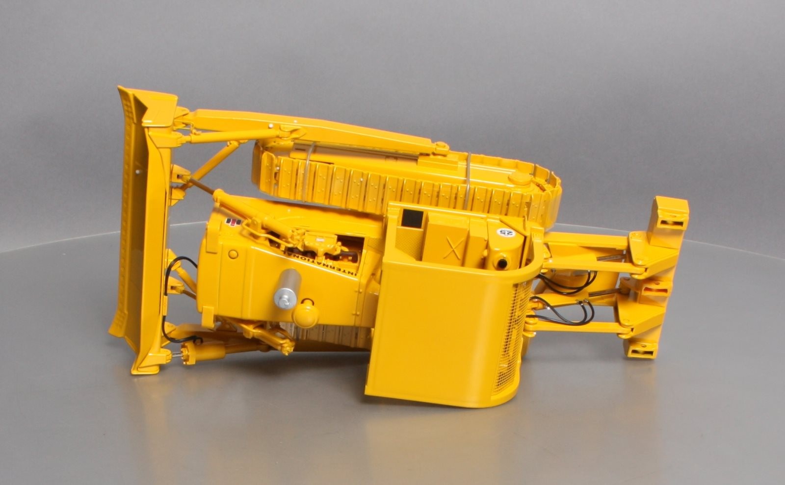 First Gear 79-0156 1:25 DieCast Construction Pioneer International TD-25 Crawler