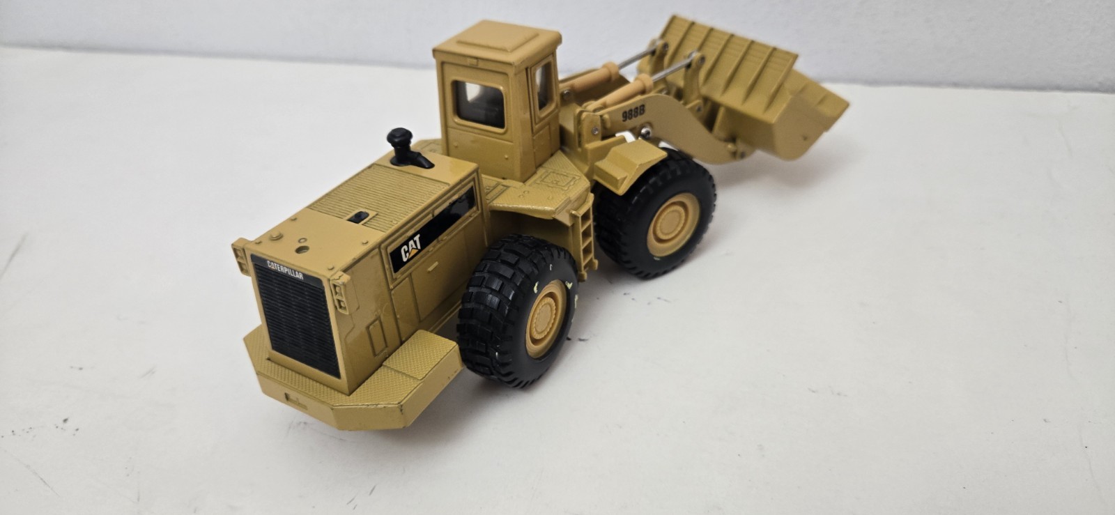 ERTL CAT Caterpillar Wheel Loader 988B Yellow Die Cast Model Vintage