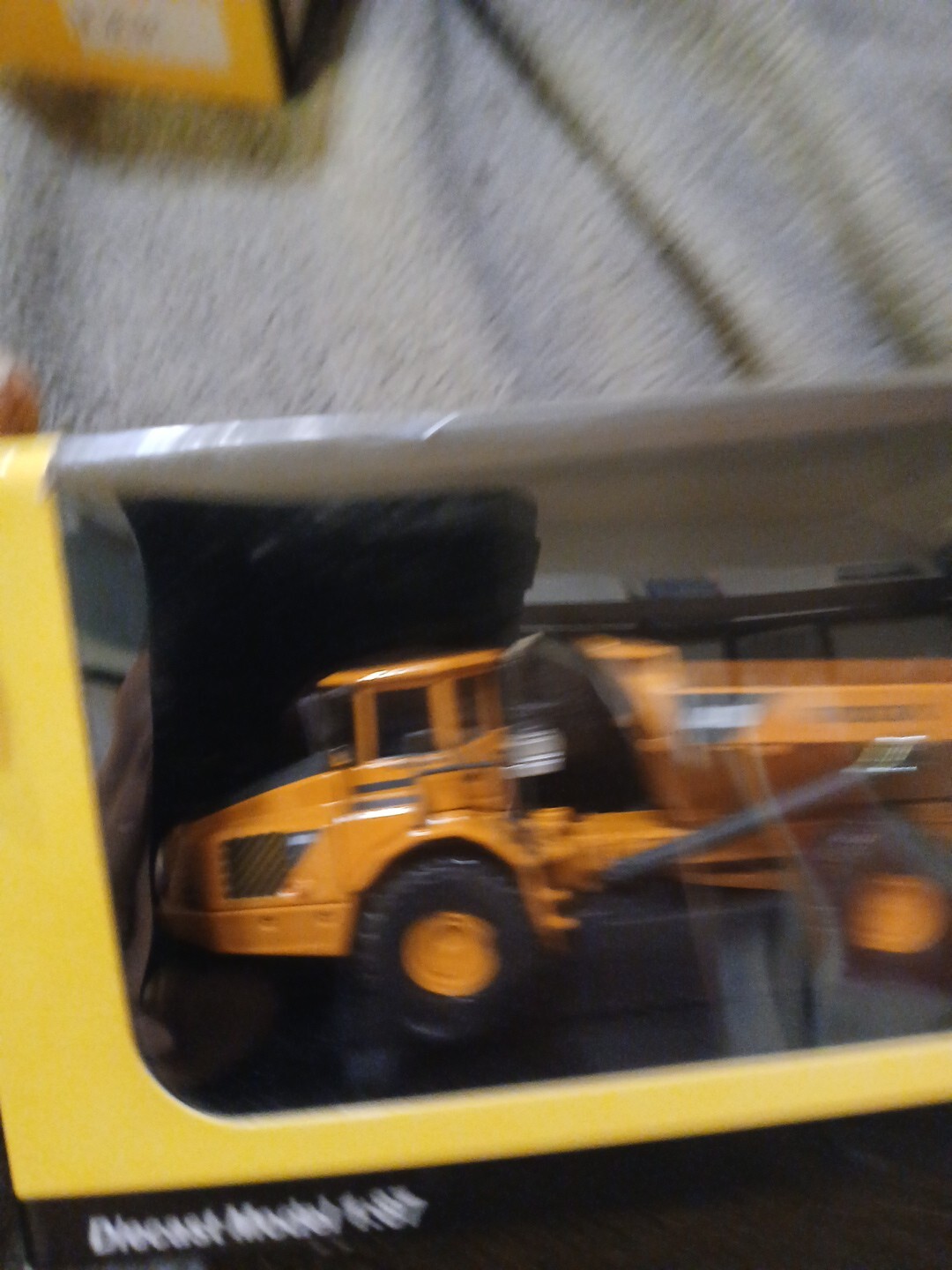 HO Scale Volvo Dump Truck A40D