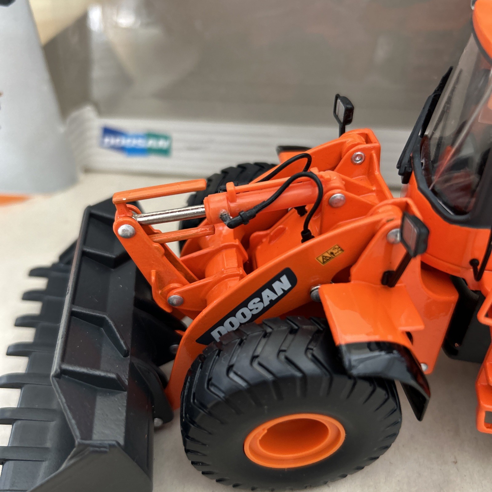 CLOVER WORLD,DOOSAN DL420 Loader Ech:1/40, 1/40, DOOSAN-DL420 box 5