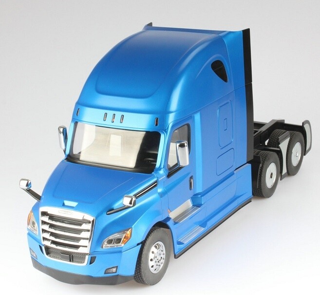 DIECAST MASTERS – Remote Control Solo Truck – CASCADIA 126 – 1/16 – DCM27006