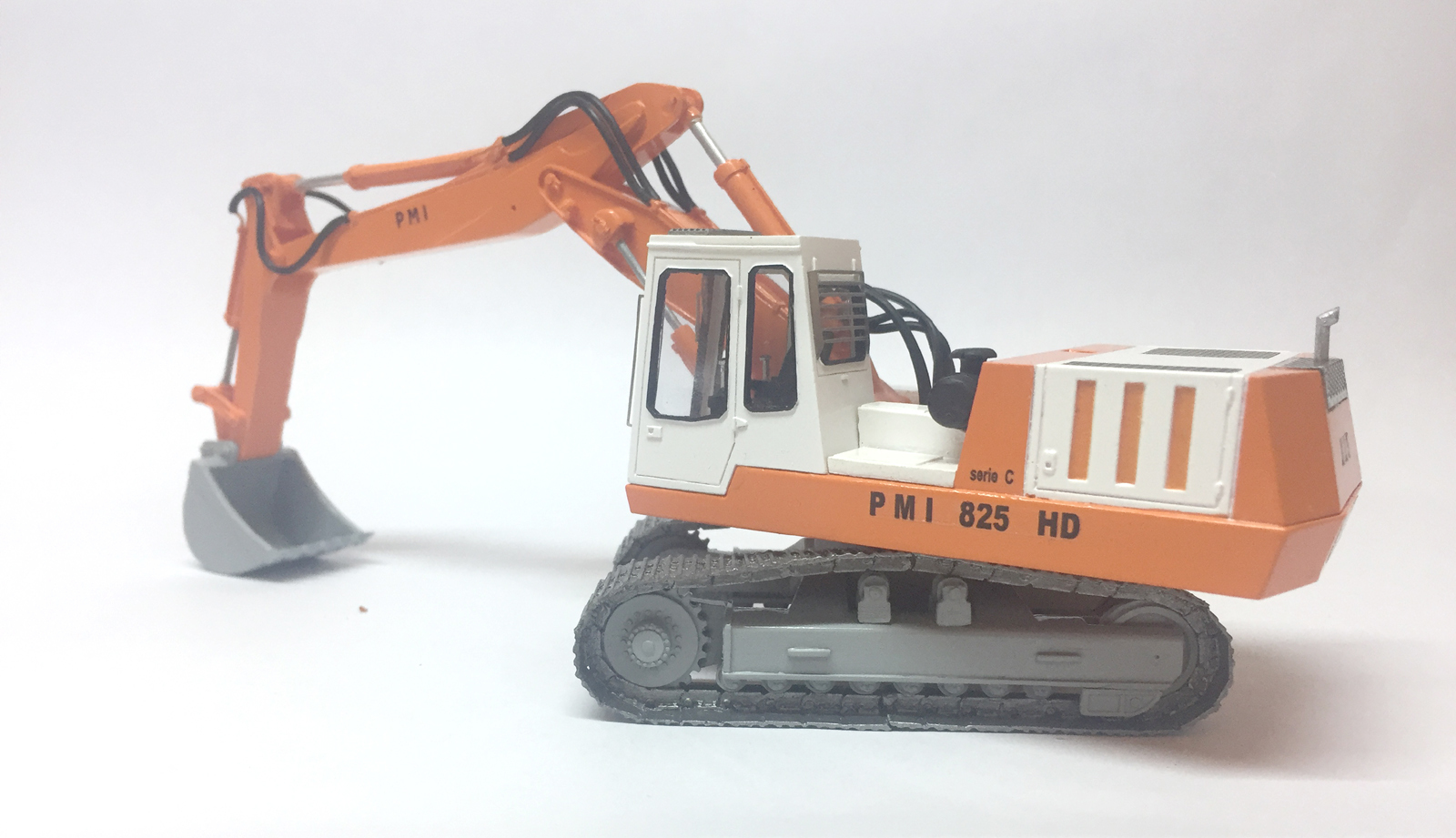 Resin 1/50 Padana Macchine Industriali PMI 825HD serie C Back Hoe – ReadyMade